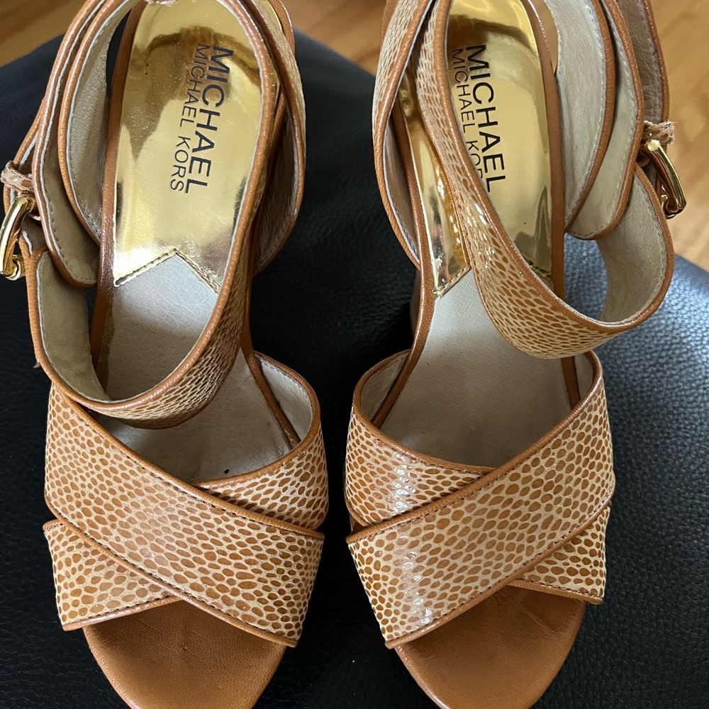 MICHAEL KORS EMBOSSED LEATHER PLATFORM/ WEDGE